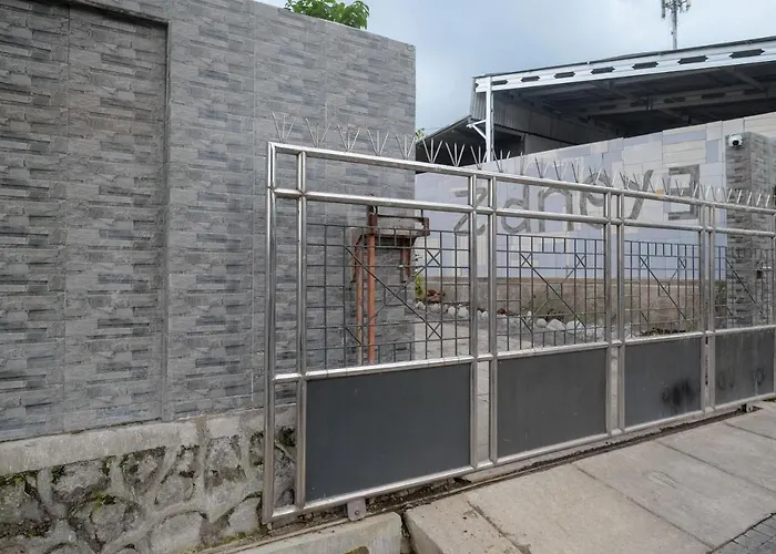 Urbanview Syariah Zidney 3 Salatiga By Reddoorz