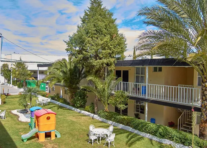 Hotel Del Alba Inn & Suites