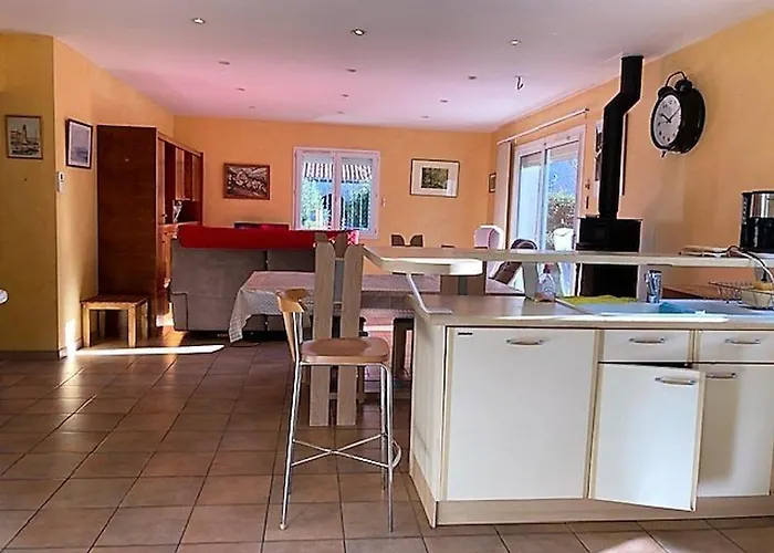 Maison Lumineuse Avec Jardin, 3 Ch., Proche Centre De Ceret, Jusqu'A 6 Pers., Animaux Bienvenus