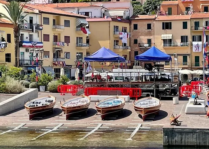 Maddy House - 50 Mt Dal Mare