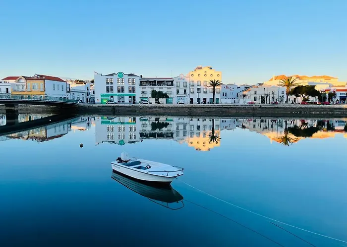 Central Tavira Apartment With Balcony, Casa Cristina