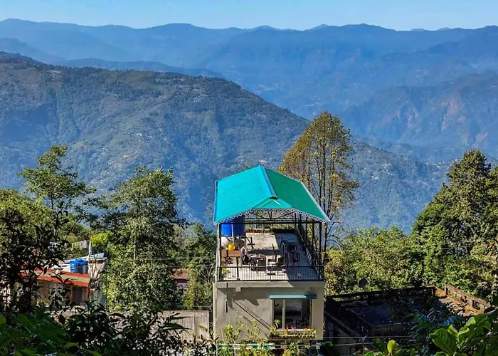 The Oak Retreat Lamahatta
