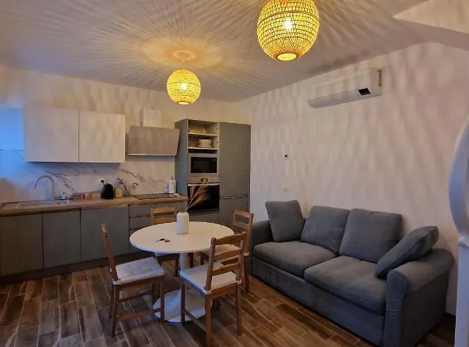 Casina Elena - Viareggio Centro