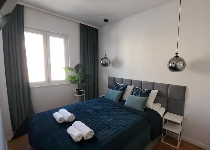 Malibu Apartments