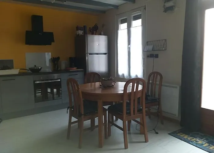 Maison De Ville Avec Patio