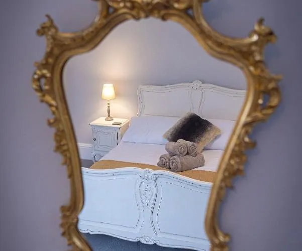 Spacious 1St Floor Apartment
