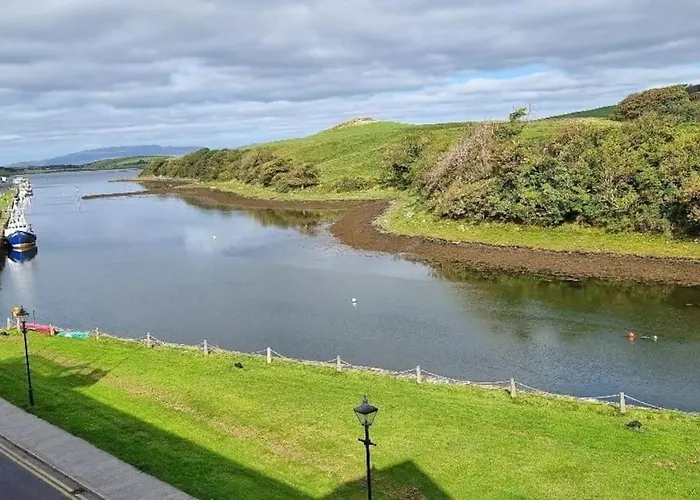 2 Bed Gated Apartment Westport 15 The Anchorage The Quay F28 V342