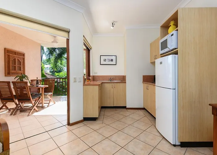 Poolside Villa - Hibiscus 40B