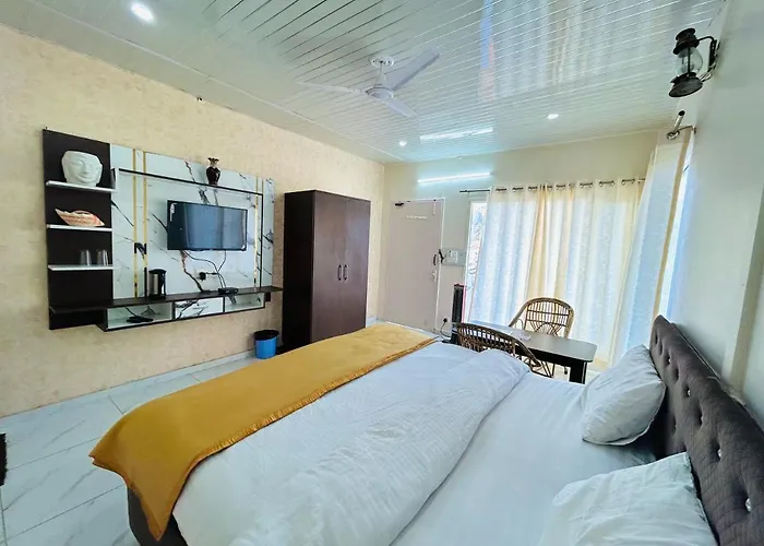 In Apple Estate Kanatal - Himalayan View Resort With Courteous Staff