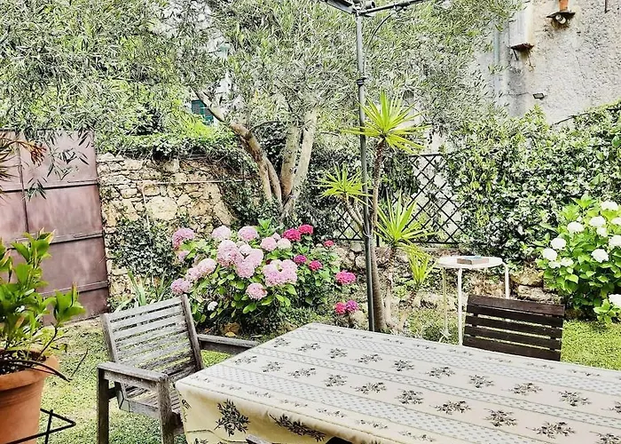 Casa Olivia Lacrema