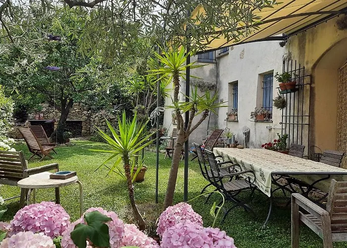 Casa Olivia Lacrema