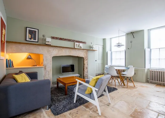 Walcot Apartment