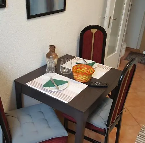 Beliebte Unterkunft 60Qm In Neuss Zwischen Duesseldorf & Koeln