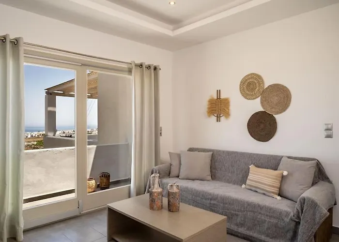 In The Heart Of Fira & Free Pool - Nychteri Suite