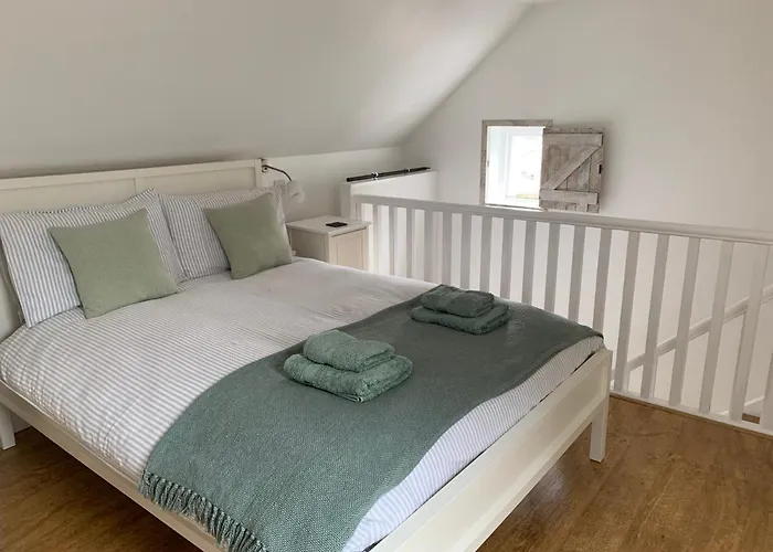 Gwandalan - 1 Bed Apartment, Within Tenby Town Walls