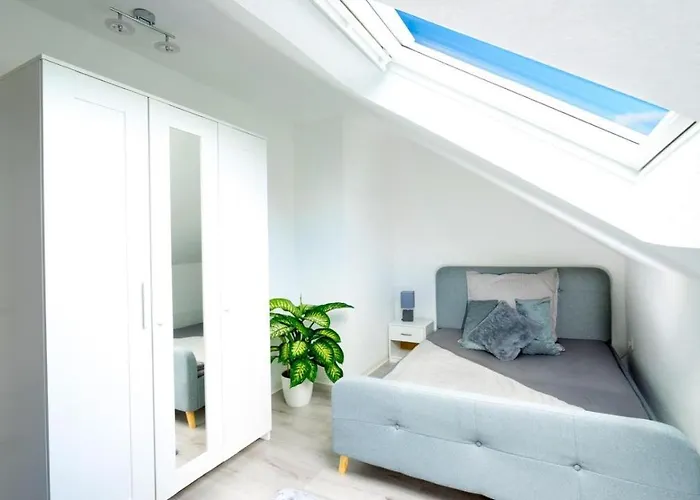 Smart Home Apartment: Work-Ready with Netflix & Parking