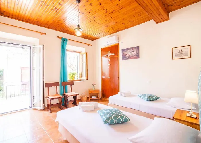 Old Barber Shop By Konnect, 1,2Km From Dassia Beach (Adults Only)