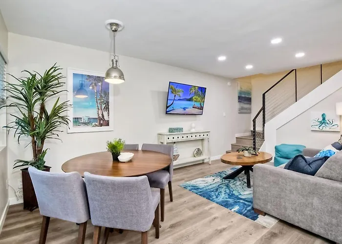 Coastal 2Br Escape - Steps To The Sand & Surf