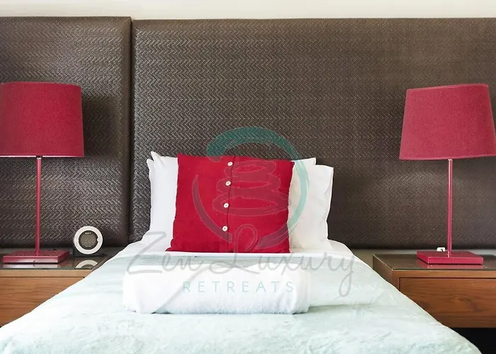 Zen88 Esplanade: 3-Br Luxury Suite Near Waterfront