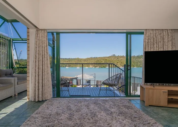 Oceans 88 Whitianga Coastal Suites