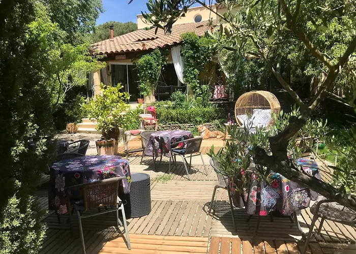 Designer Villa In Uzes