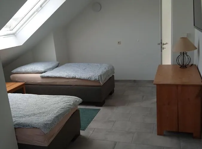 Zimmer Frei 3