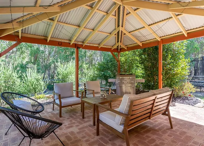 Mansfield Retreat - In Town - Margaret River