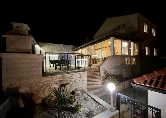 Villa Fjera - Sea View, Hot Tubs, Terrace, Bbq