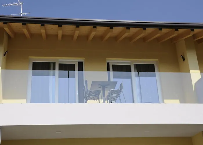 Casa Guarnati Lake View Apartments