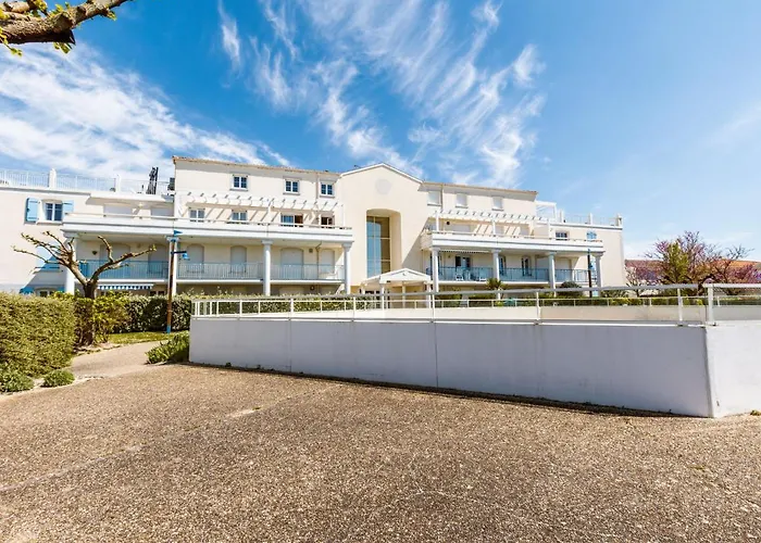 Holiday Home Les Hautes Folies-7 By Interhome