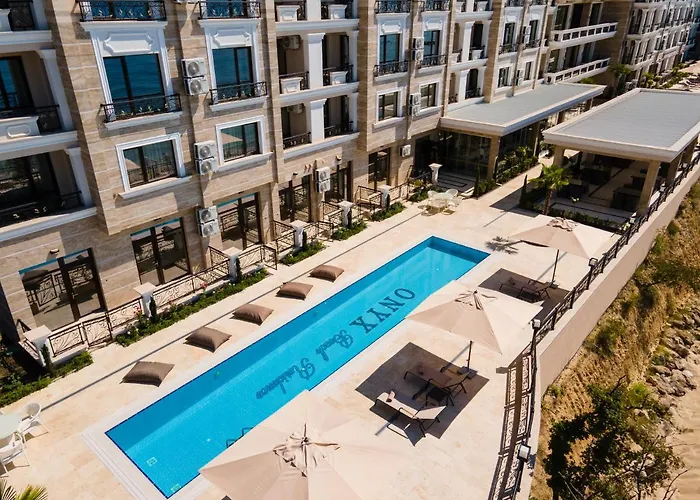 Onyx Beach Residence - Free Beach Access & Parking