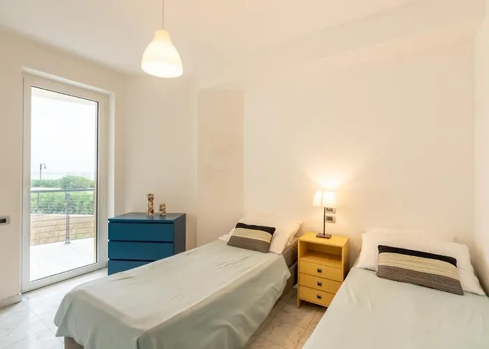 Beachfront Luxurious Newly Built 2-Bed Flat With Stunning Sea Views & Terrace