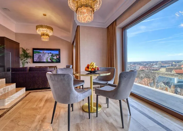 Szeredi Residence