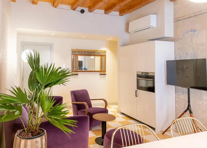 Palazzo Scappi Gardi Luxury Apartments