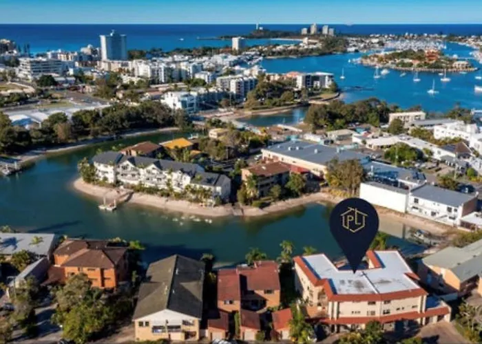 Mooloolaba Waterfront Unit - Sleeps 8