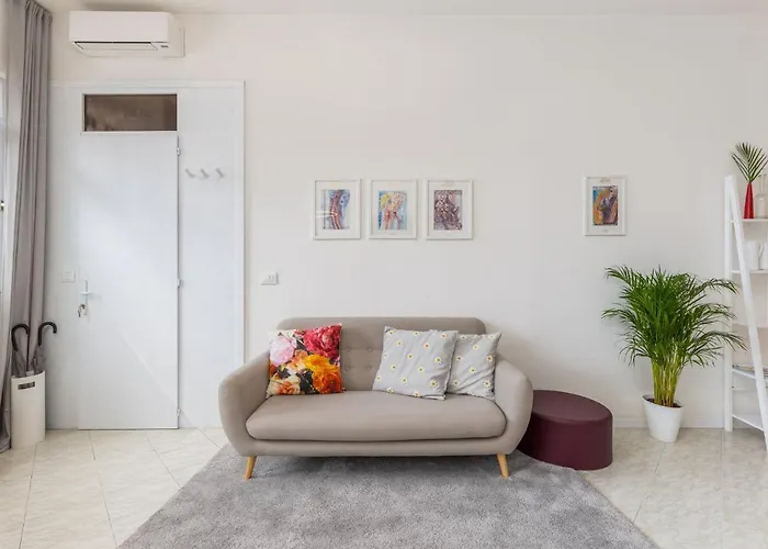 Homestwenty3 - Home Eleven