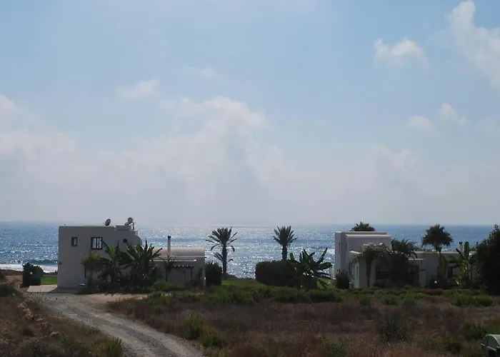 Sea Front Villa, Heated Private Pool, Amazing Location Paphos 323