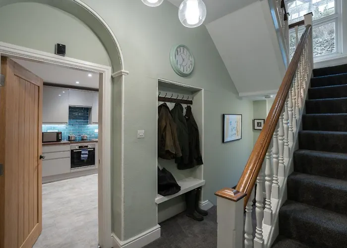 Spacious Home With Outstanding Views By Letmestay
