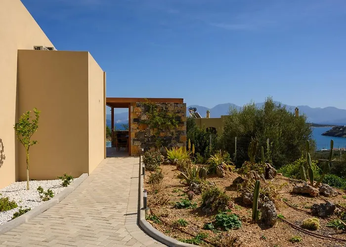 Mirabella Hills