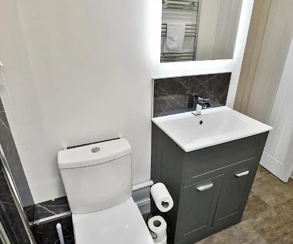 Clarabel Studio Apartment - Stayseekers