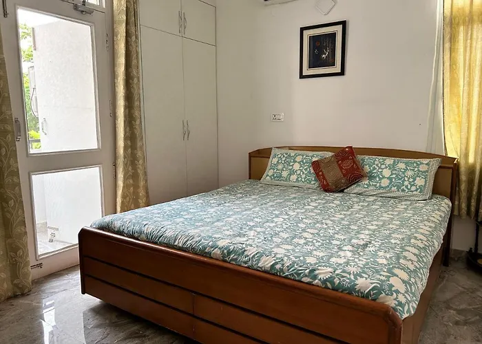 Cozy Nest Independent Apartment - Government Of India Certified B&B