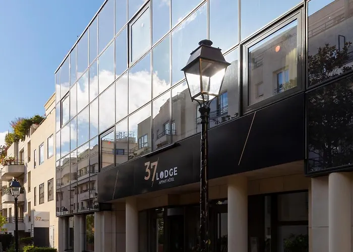 Aparthotel 37 Lodge Courbevoie Paris La Defense