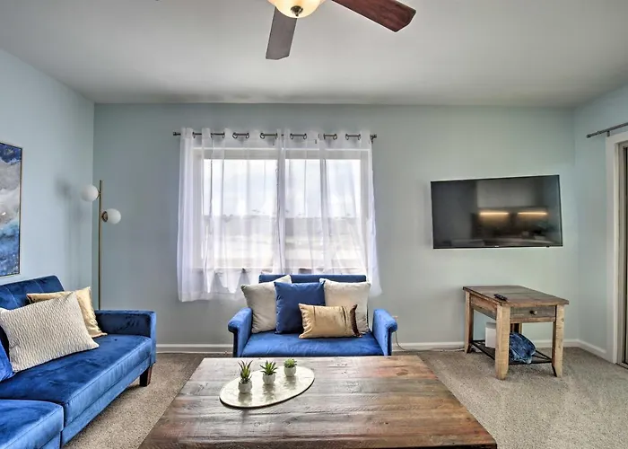 Beachfront Condo With Pool & Hot Tub