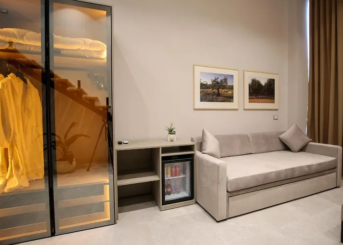 Toto Hotel & Apartments