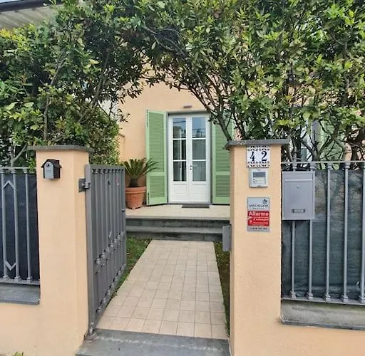 La Casa Di Elena Versilia - Two Apartments
