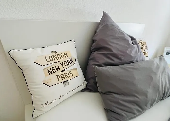 Grosses Und Helles Innenstadt Apartment - Ferienwohnung