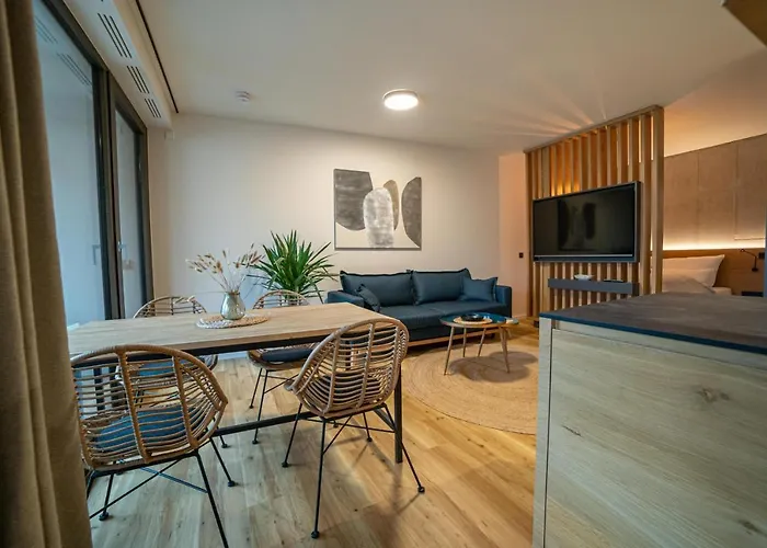 Anders Apartments