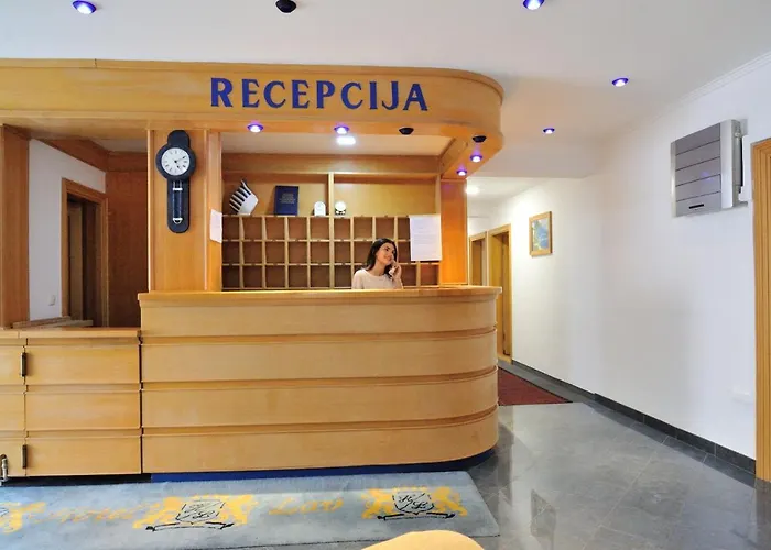 Hotel Lav