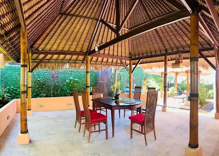 Giri'S Villa Jimbaran