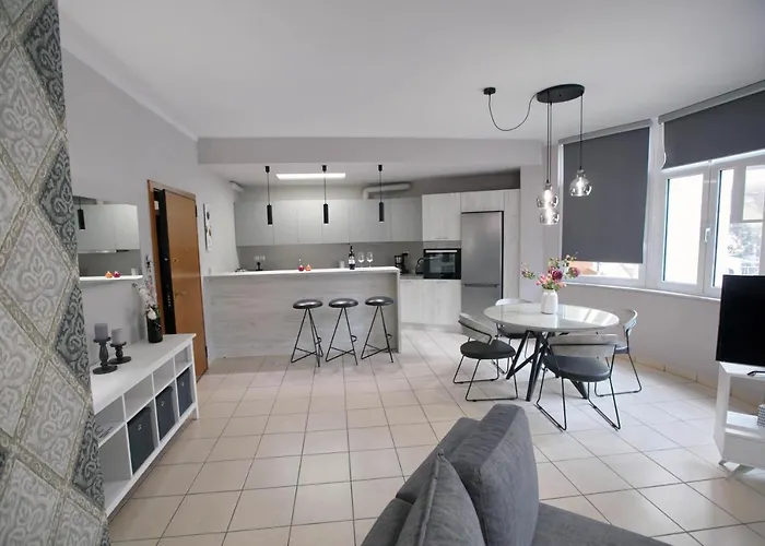 Ioanna'S Luxury Two Bedroom Apartment
